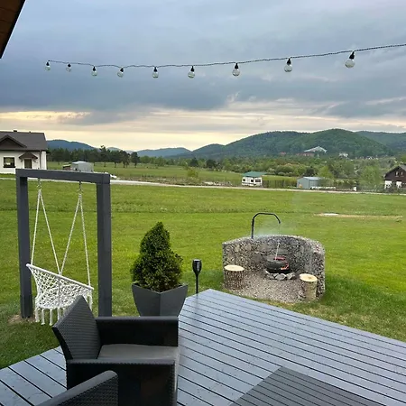 Holiday home Jaworowe Wzgorze